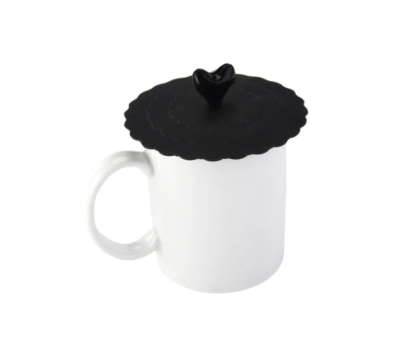 Black Cup cover with slot in handle for spoon or whatever. This cover protects drinks from bugs and dust